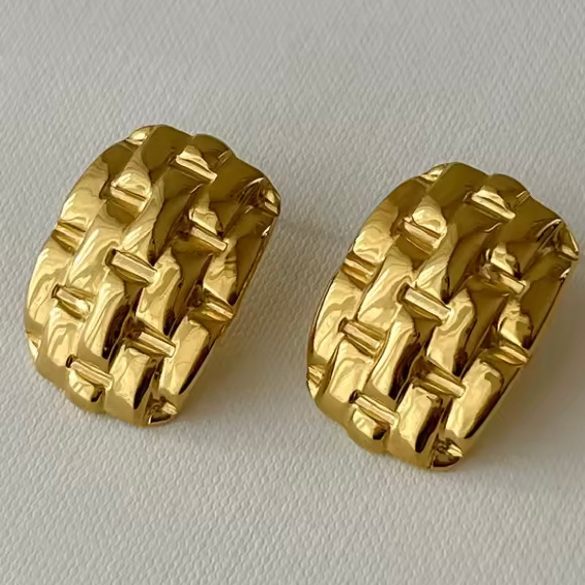 ARETES ROY