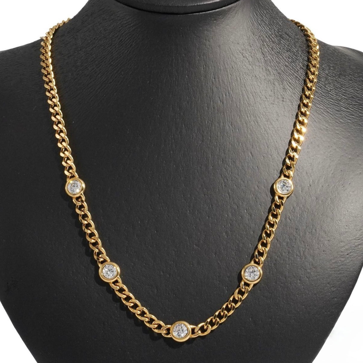 COLLAR CLEO