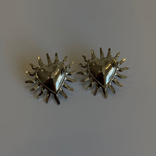 ARETES RAISA