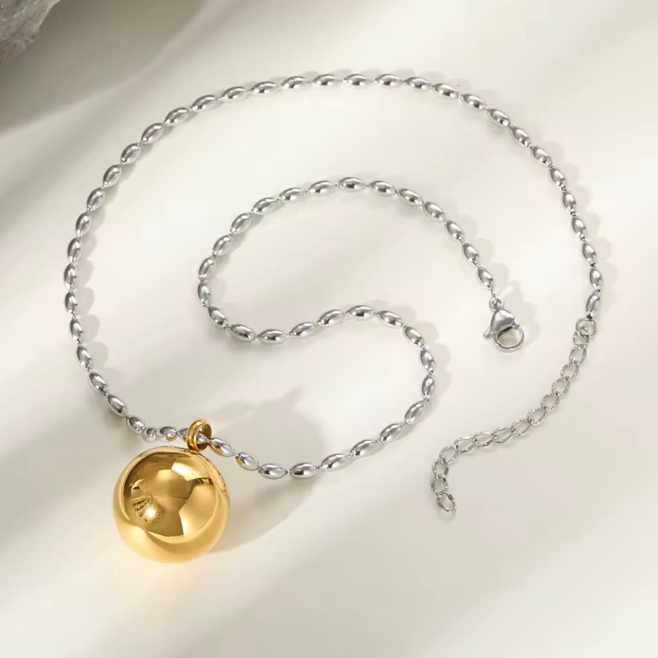 COLLAR BOLA