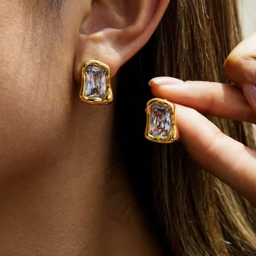 ARETES TAIRA